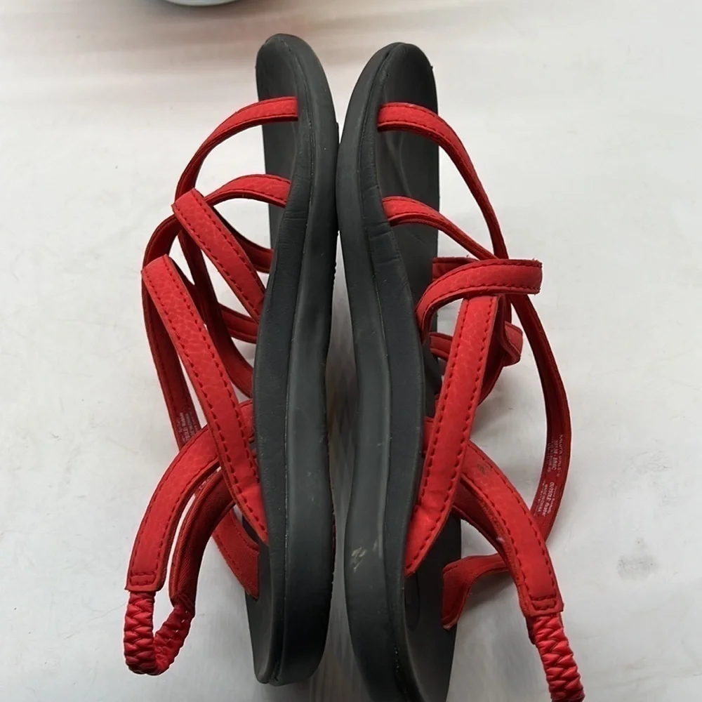 Olukai Kalupa Red Sandal Sz 3. MCS0707D